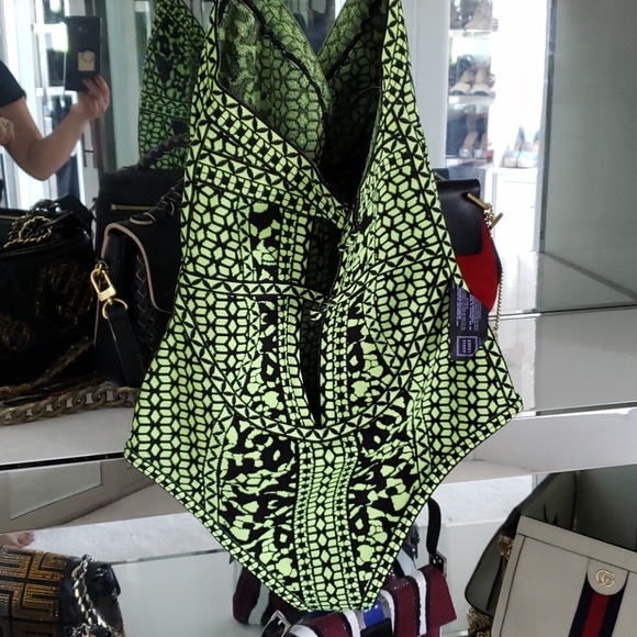 BEAUTIFUL AUTHENTIC HERVE LEGER - Picture 2 of 4